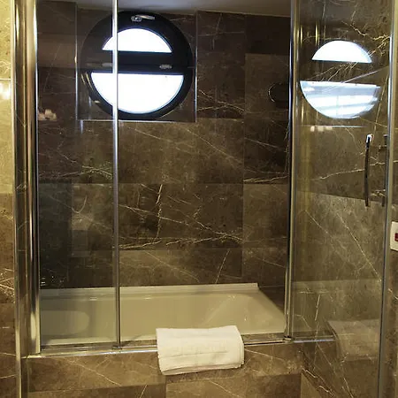 ホテル Tuzla Town 3*