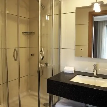 Tuzla Town ホテル 3*