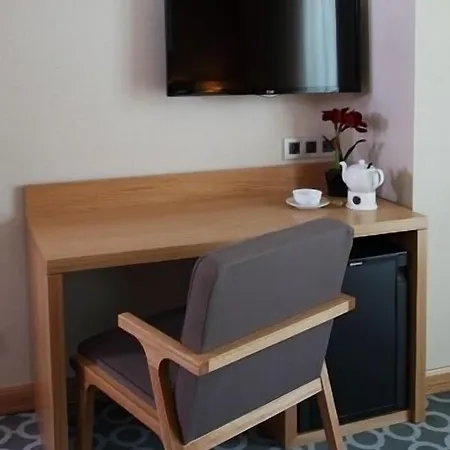 ホテル Tuzla Town 3*