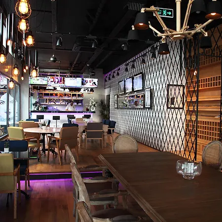 ホテル Tuzla Town 3*