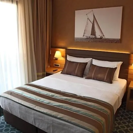 Tuzla Town מלון 3*
